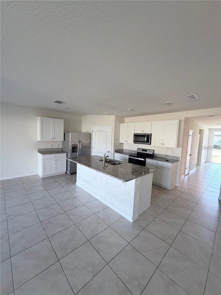 5653 Winona Dr - Photo 6 of 19