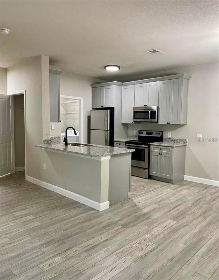 3011 Hemingway Cir #3011 - Photo 5 of 23