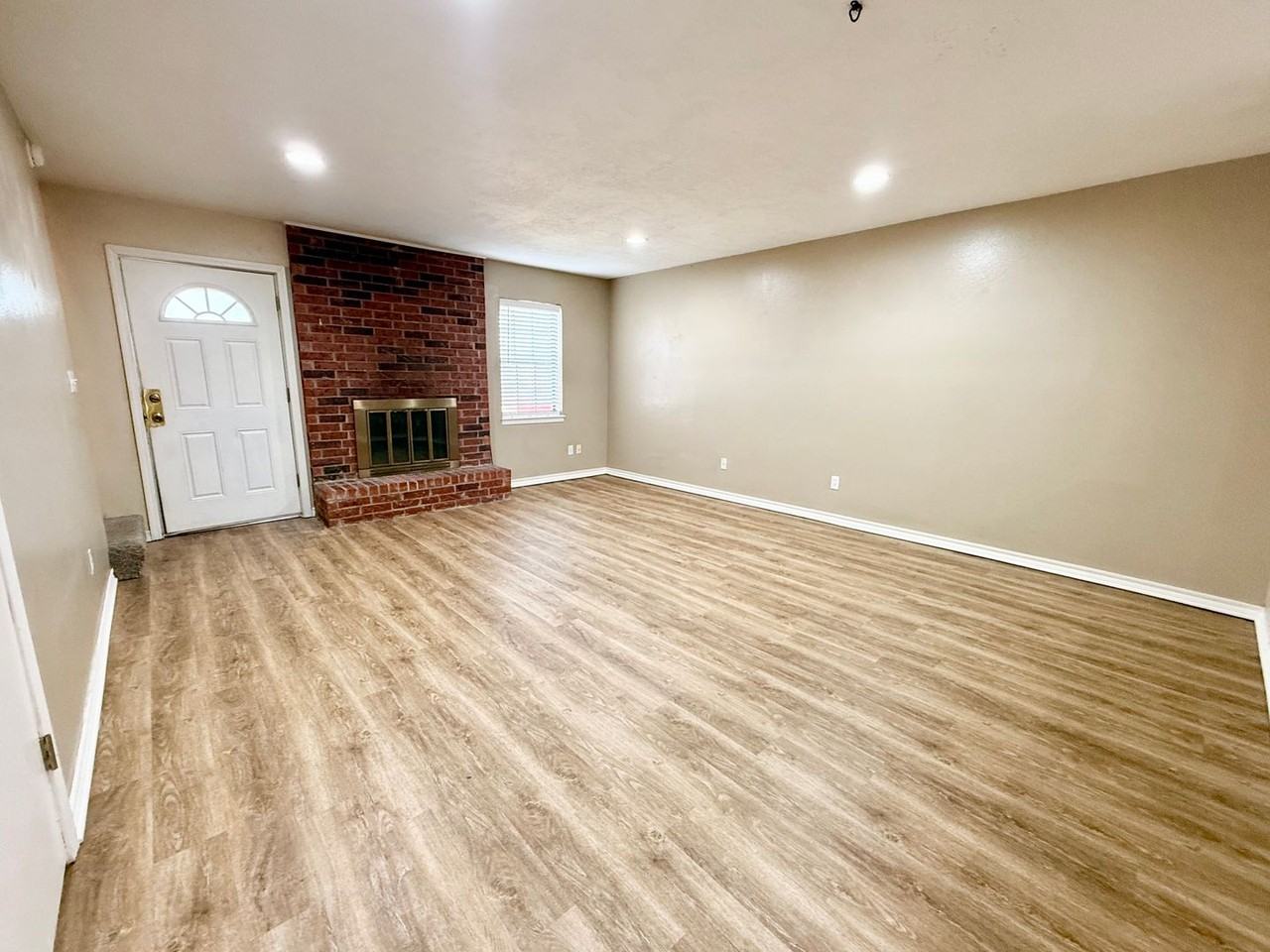 2329 Heatherfield Ln - Photo 4 of 18