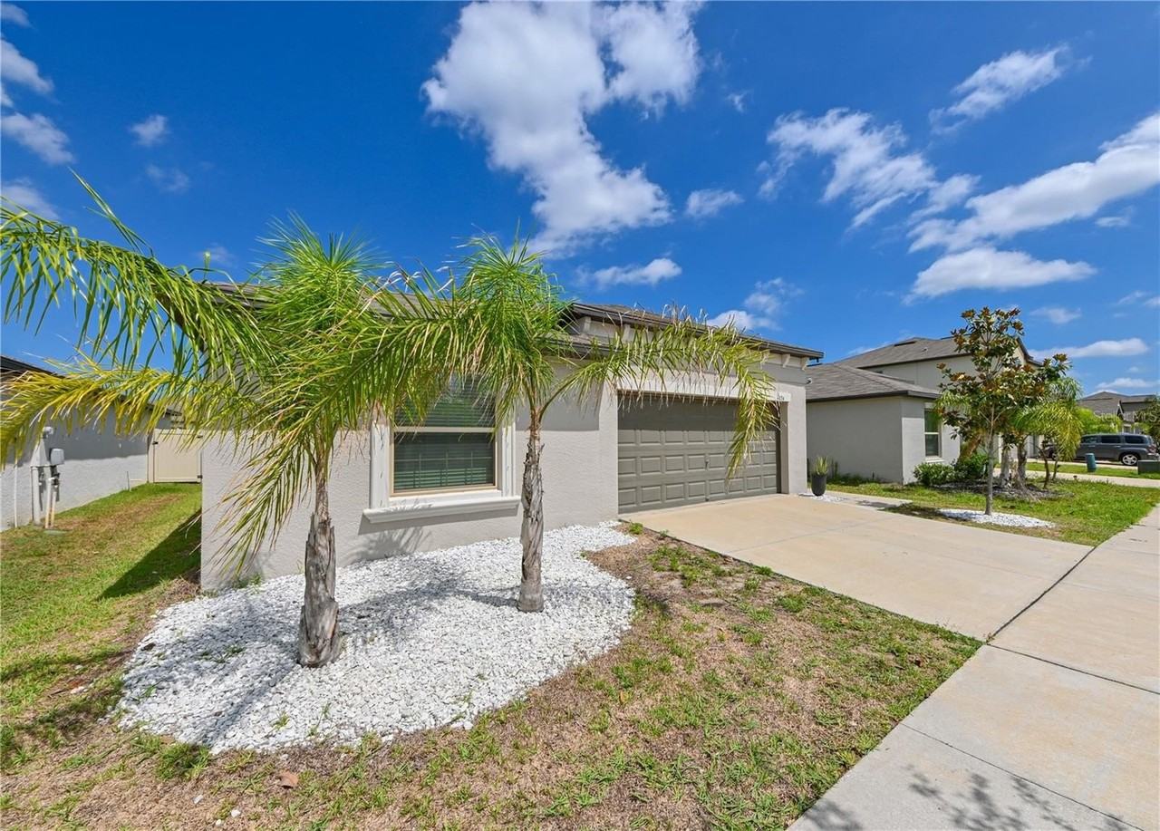 4424 Eternal Prince Dr
