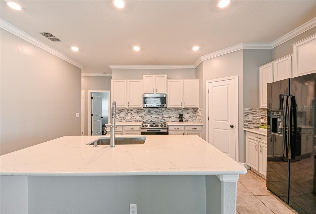 4424 Eternal Prince Dr - Photo 5 of 22