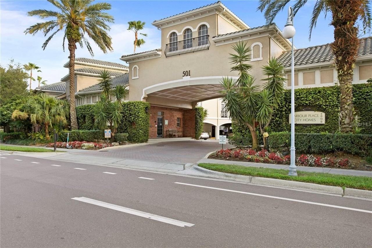 501 Knights Run Ave #2218