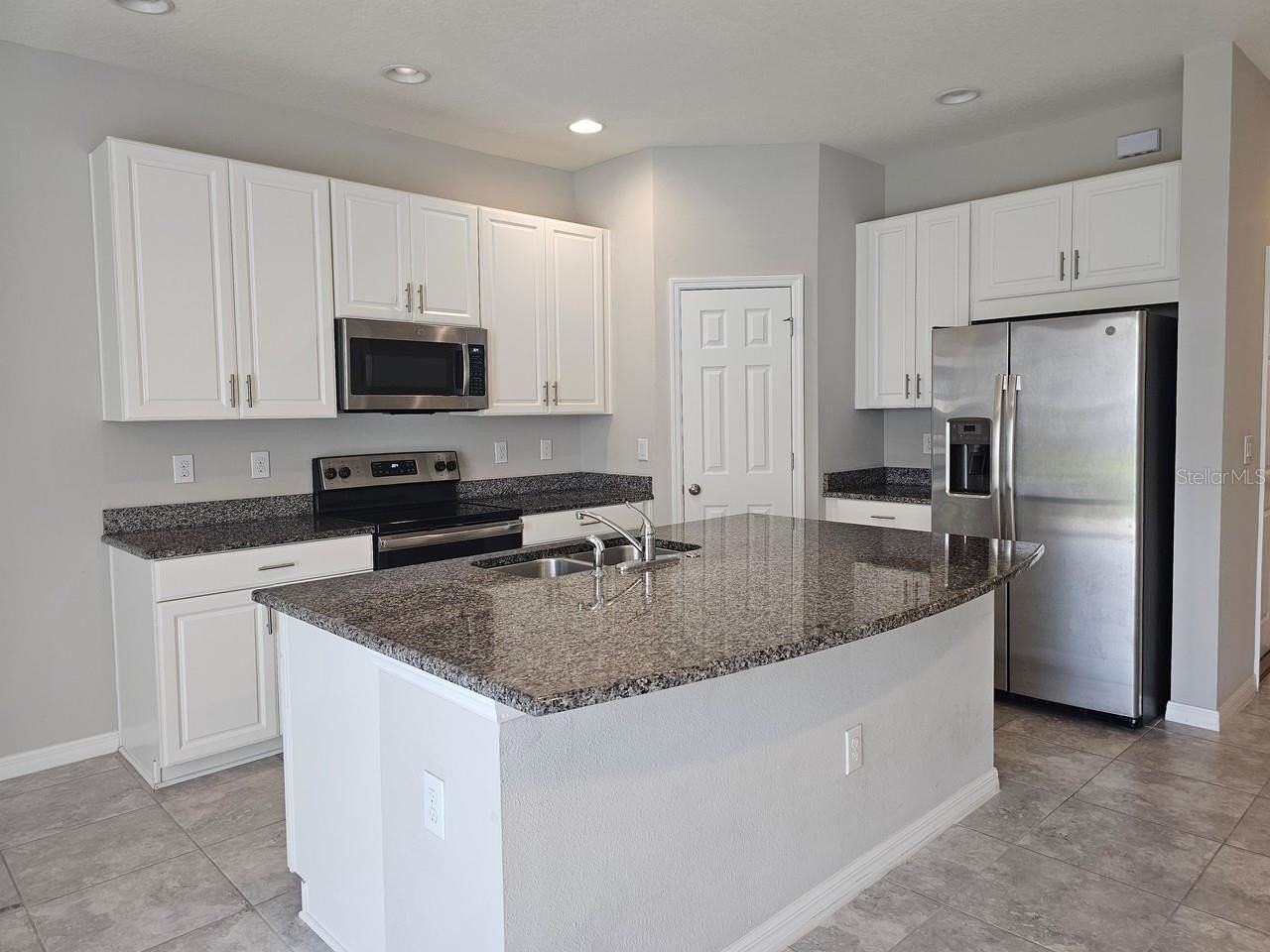 7113 Grand Elm Dr - Photo 6 of 17