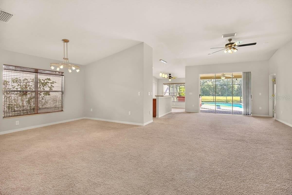 6415 Bridgecrest Dr - Photo 6 of 41