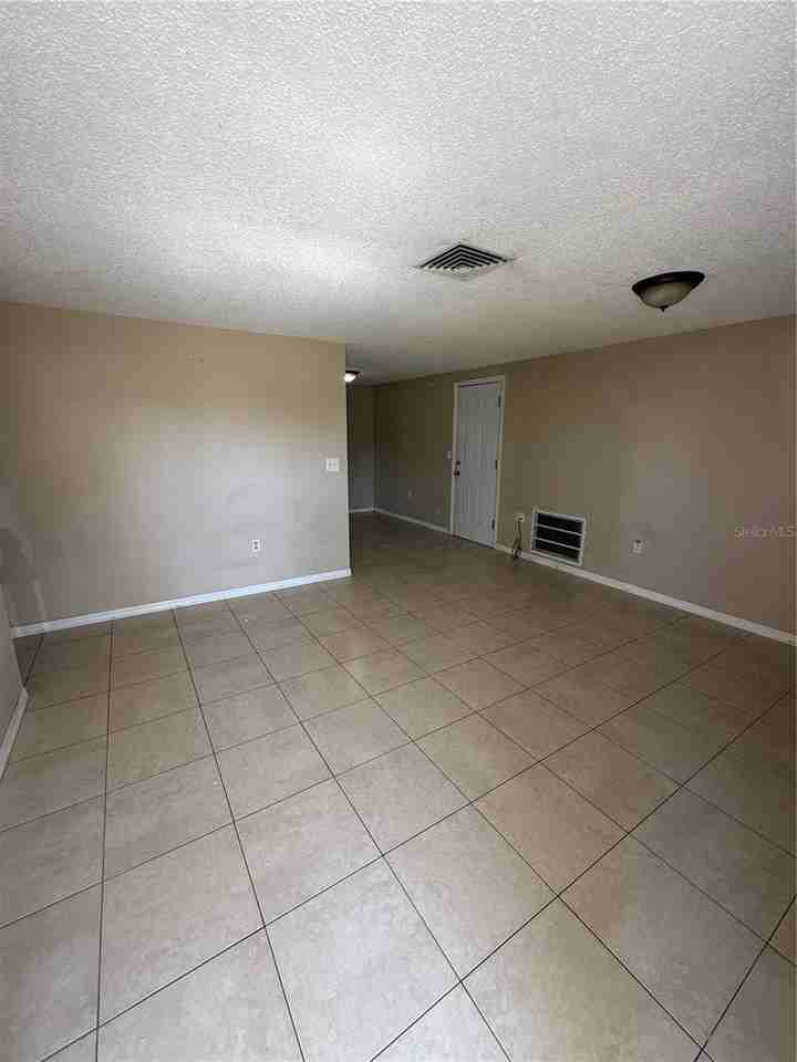 6656 Knightsbridge Dr - Photo 2 of 11