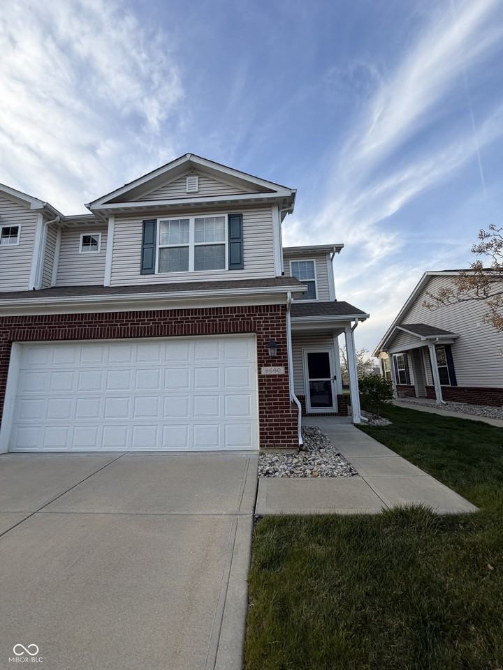 9660 Angelica Dr - Photo 3 of 38