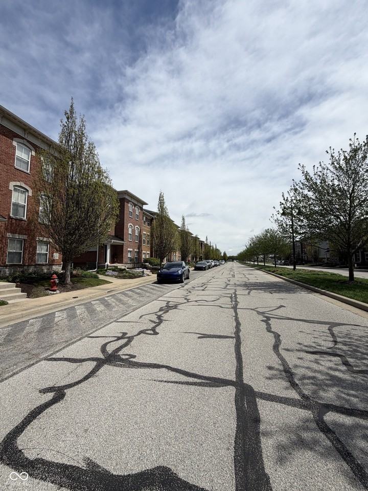 6305 Schooler Dr - Photo 3 of 45