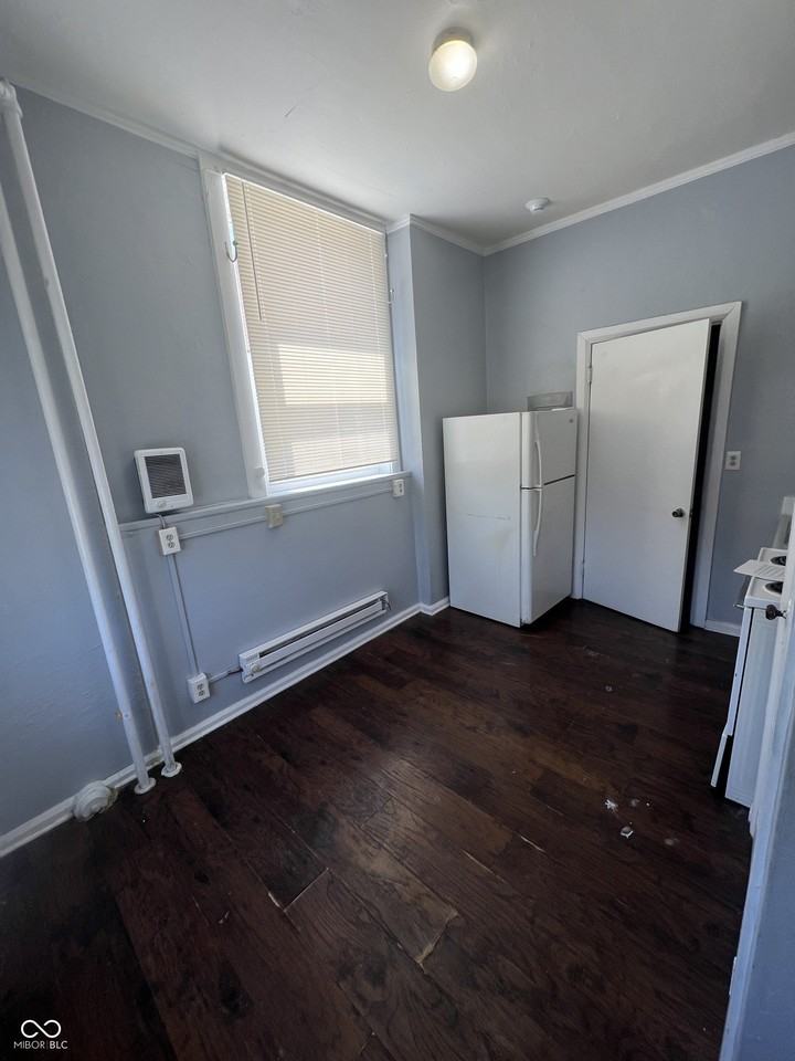 201 E Pike St #201 - Photo 4 of 10