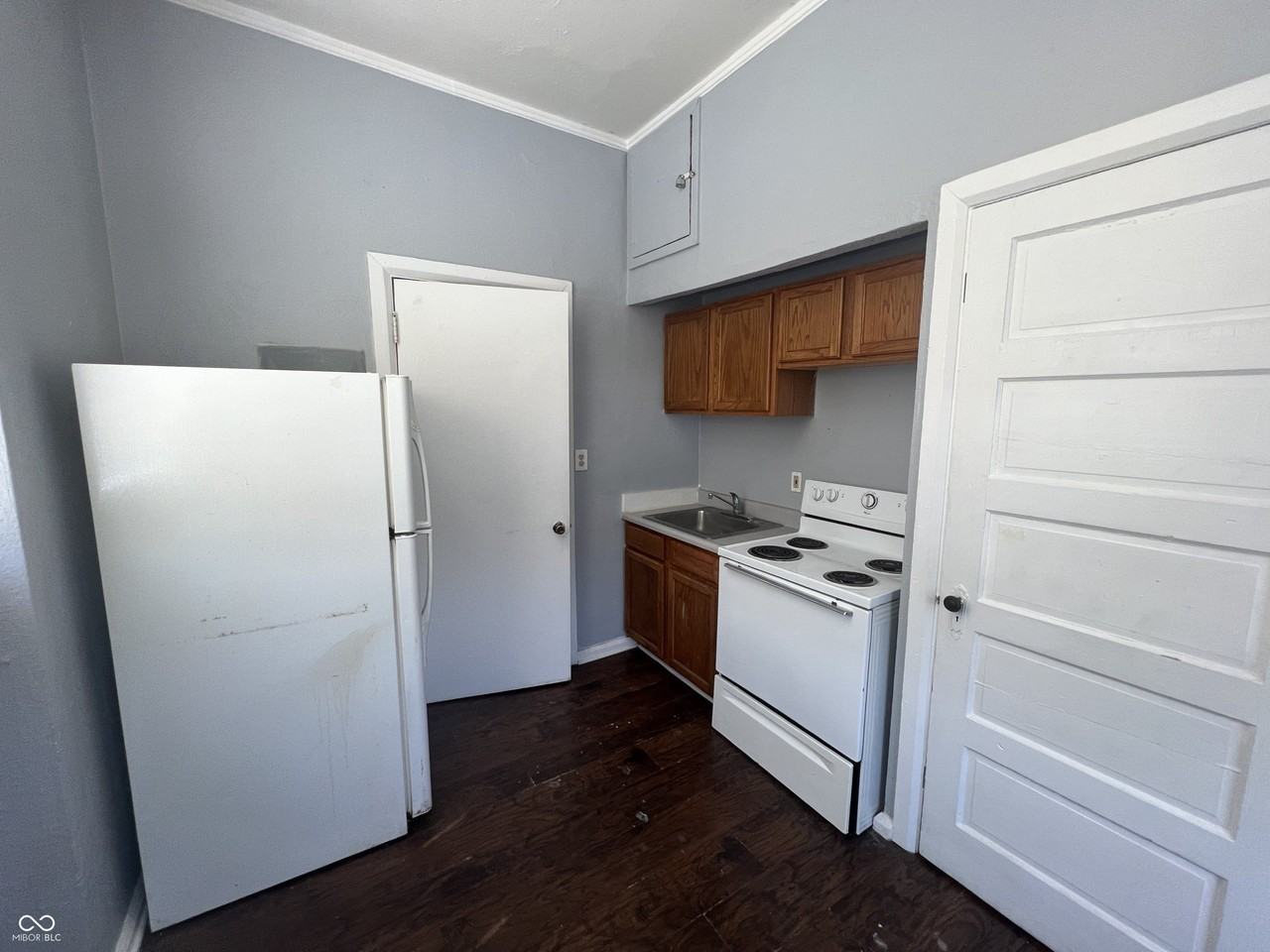 201 E Pike St #201 - Photo 6 of 10