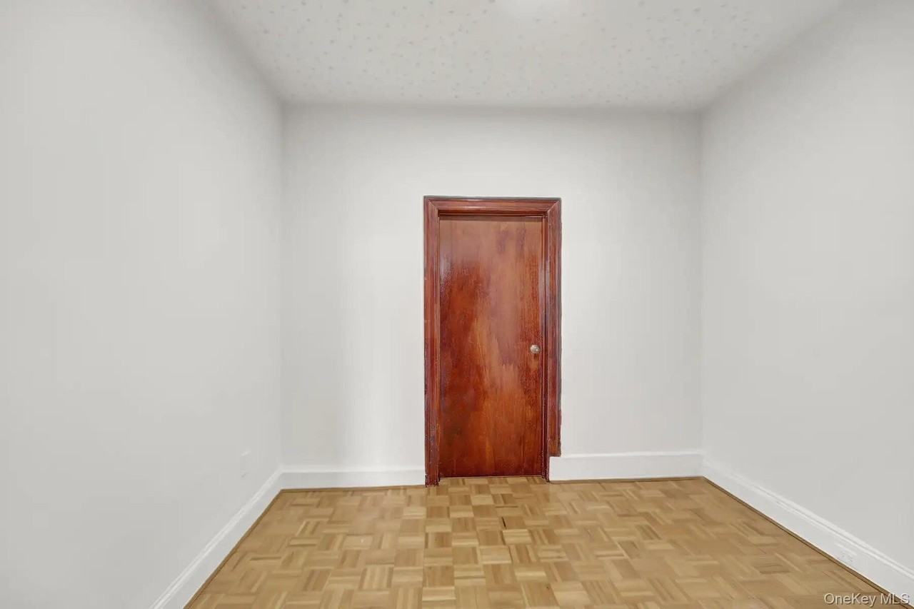 149A 31st St #2 - Photo 7 of 8