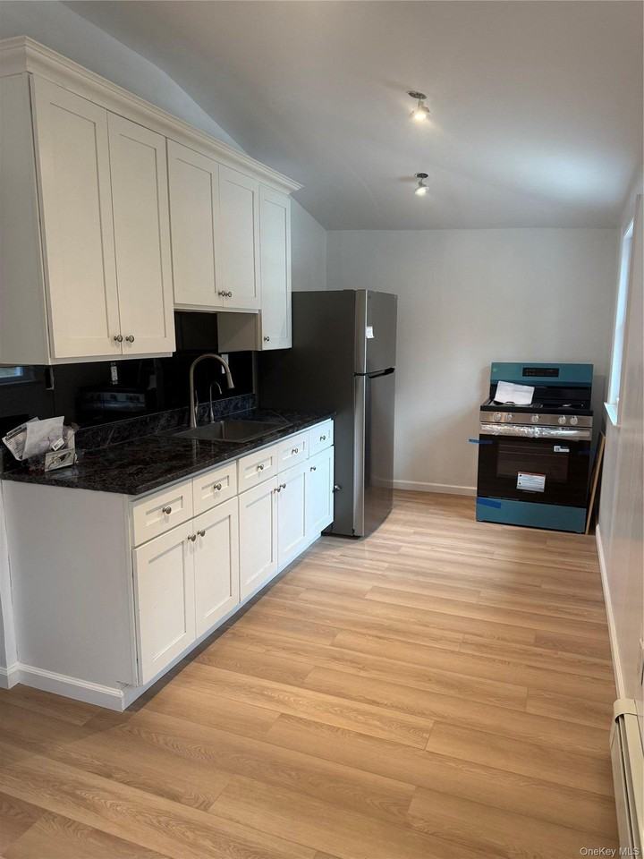 21 Continental Pl #B - Photo 4 of 17