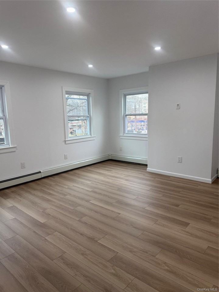 21 Continental Pl #B - Photo 6 of 17