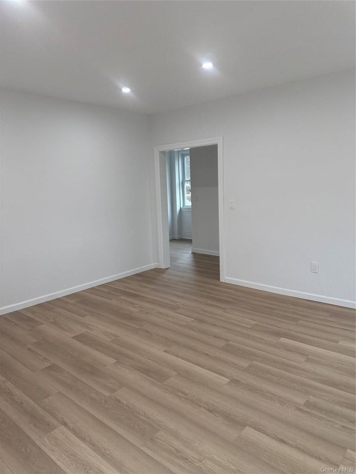 21 Continental Pl #B - Photo 7 of 17