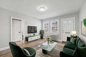 featured image of 1001 E Jeffrey St