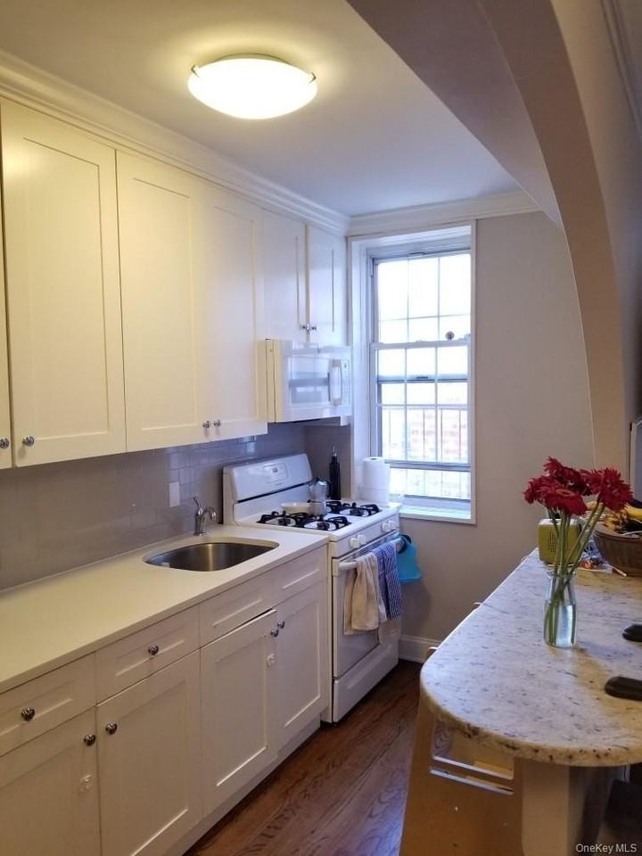 760 Bronx River Rd #A68 - Photo 2 of 7