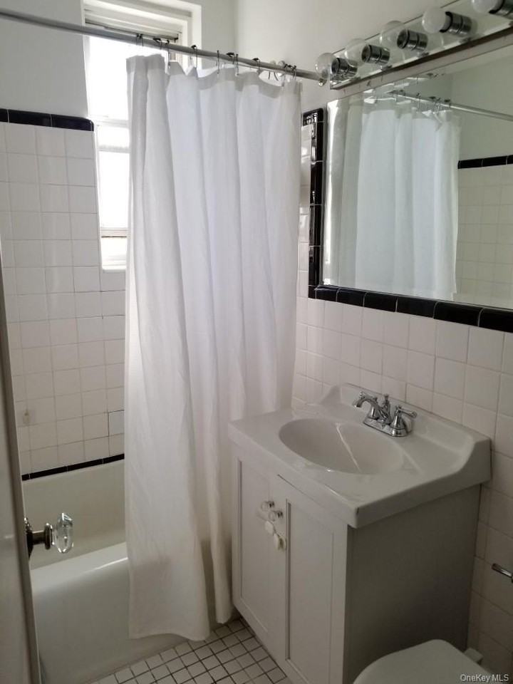 760 Bronx River Rd #A68 - Photo 6 of 7