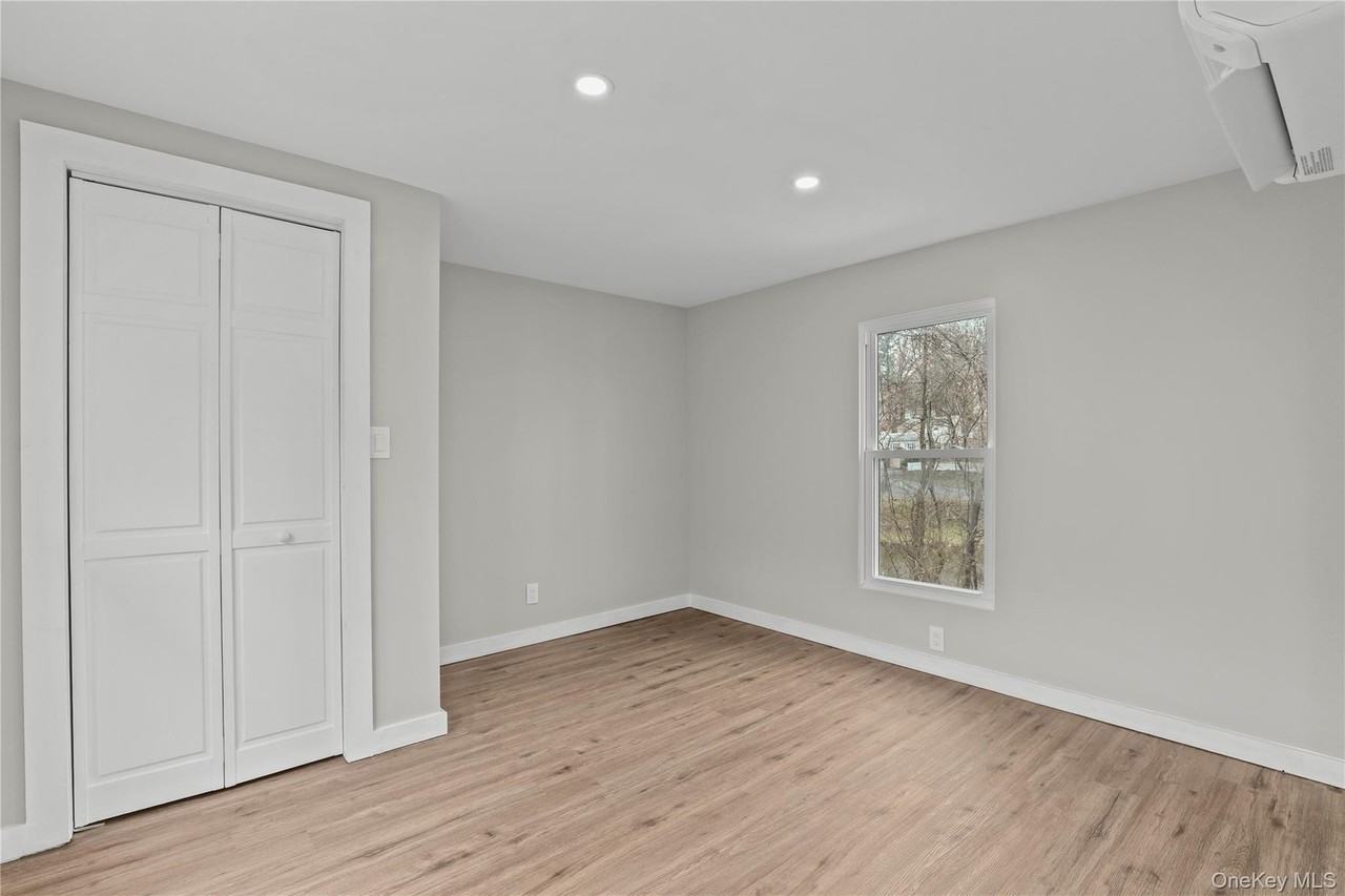 8 Teatown Ct - Photo 5 of 24