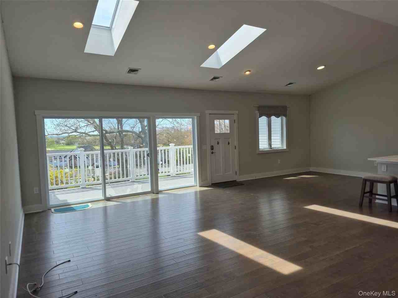 44 Fox Hill Dr - Photo 4 of 24