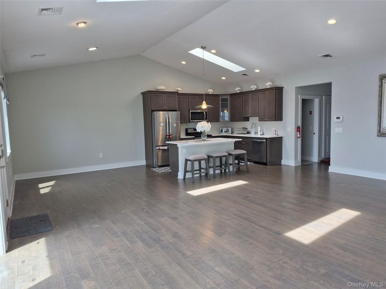 44 Fox Hill Dr - Photo 7 of 24