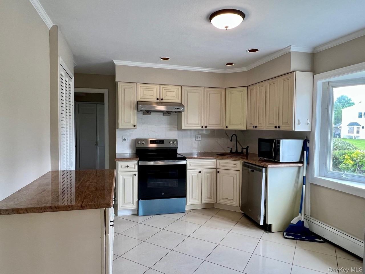 51 Friendly Rd - Photo 3 of 14