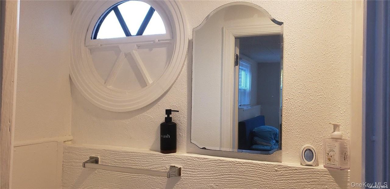 430 W Main St - Photo 6 of 8