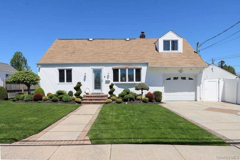 223 Chestnut Ave - Photo 2 of 24