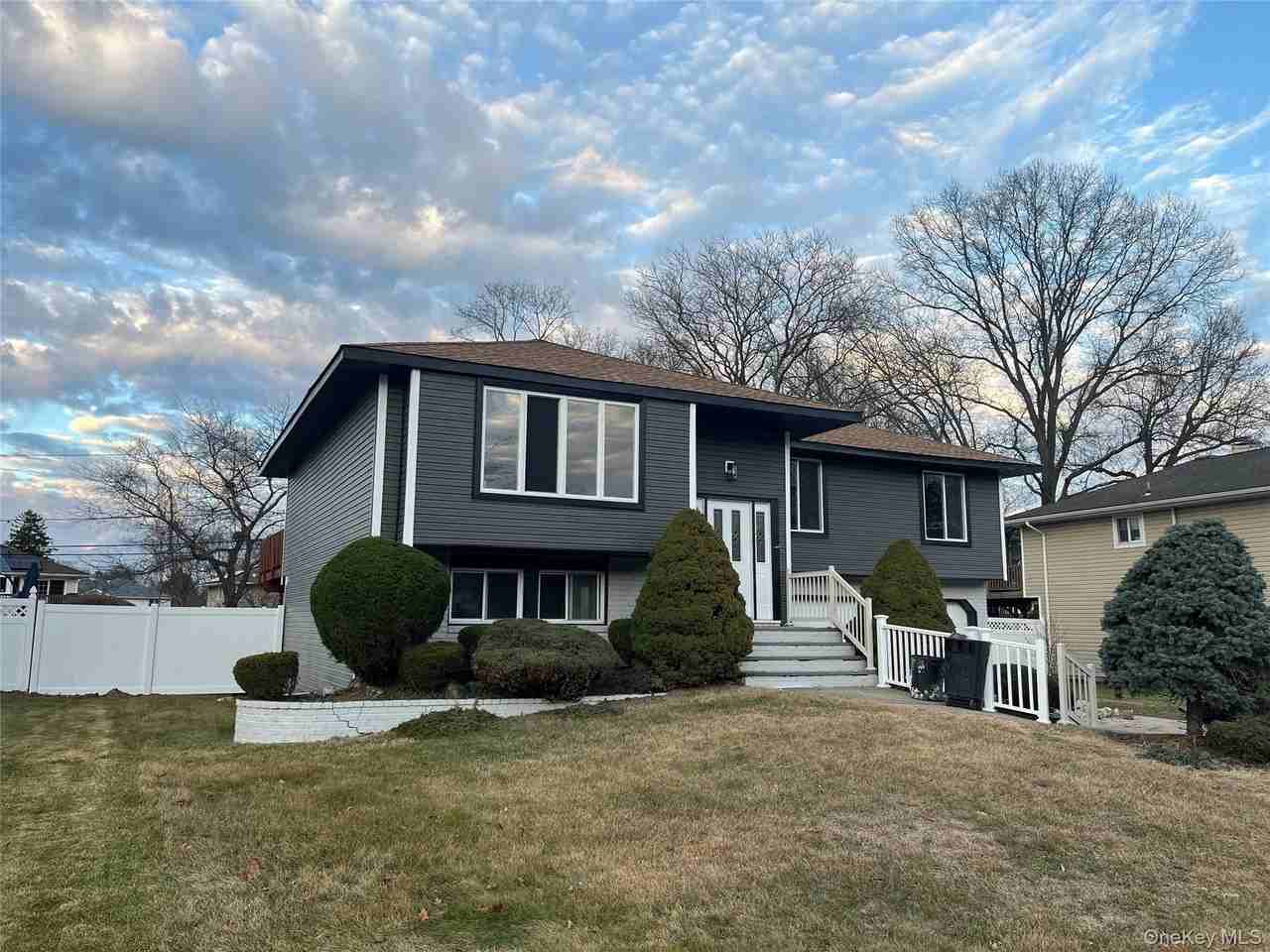 5 Farmstead Rd - Photo 3 of 14