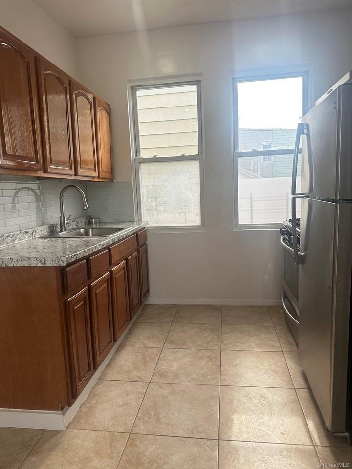 10869 50th Ave - Photo 2 of 10