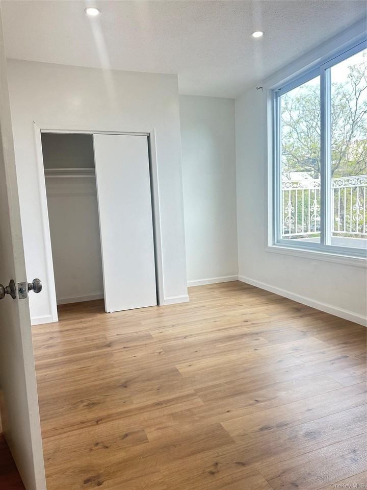 10869 50th Ave - Photo 4 of 10