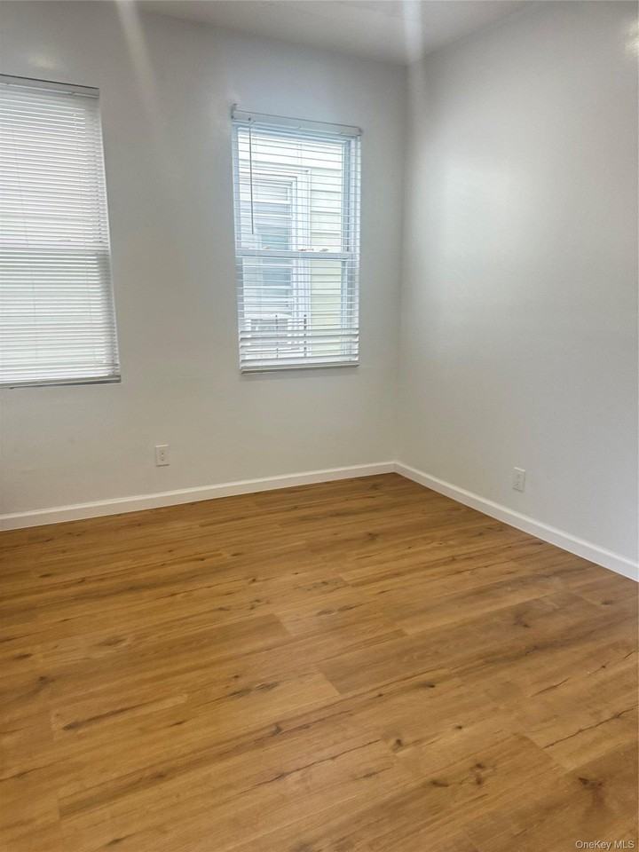 10869 50th Ave - Photo 5 of 10