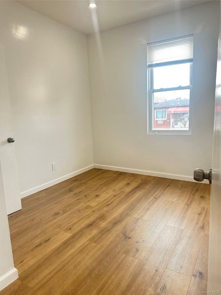 10869 50th Ave - Photo 7 of 10