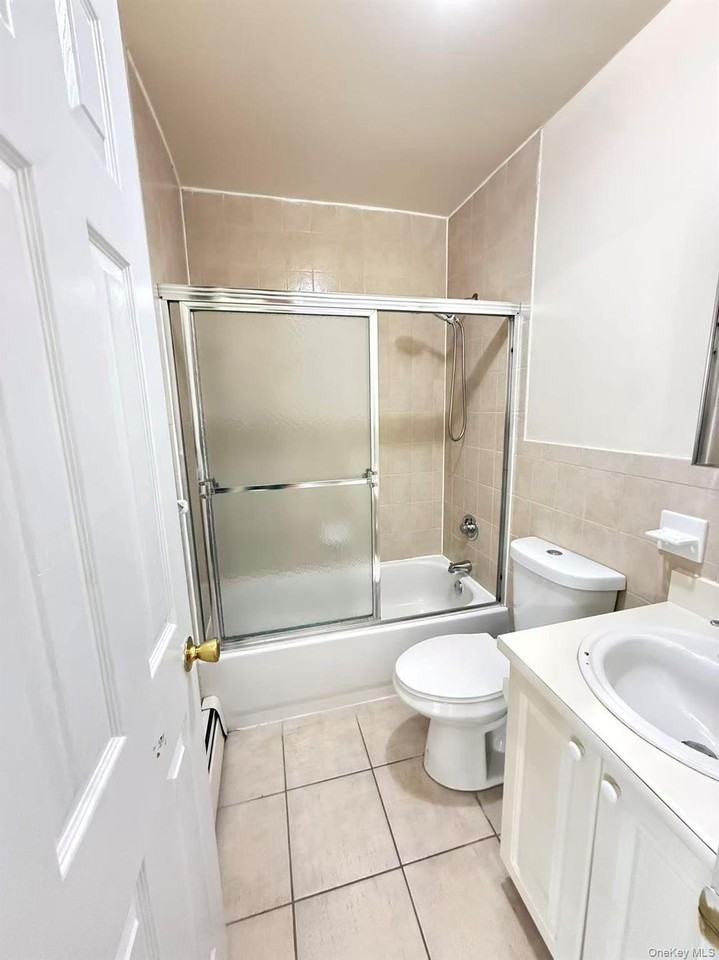 10105 81st St #2ndFL - Photo 2 of 2