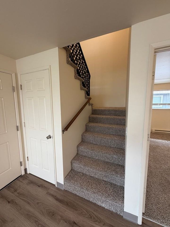 1427 Nw Kings Blvd - Photo 5 of 25