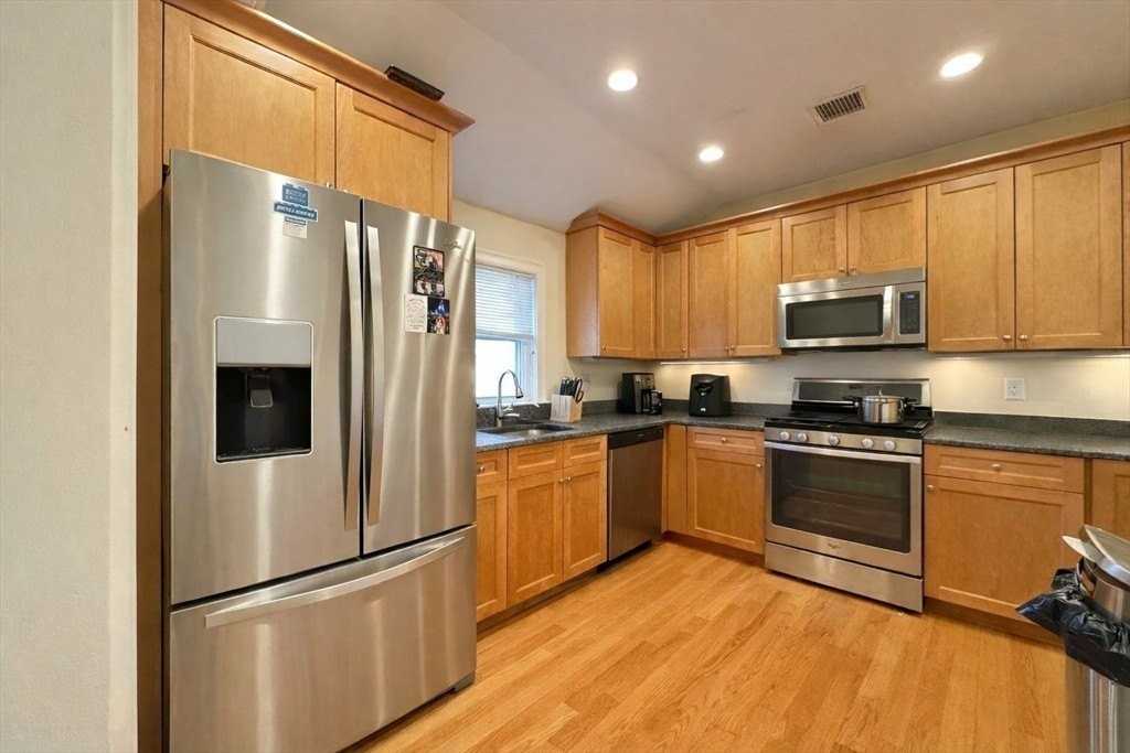 50 Carleton St #50 - Photo 5 of 13