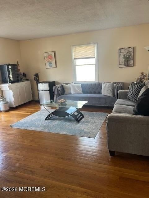 319 Roosevelt Ave - Photo 4 of 10