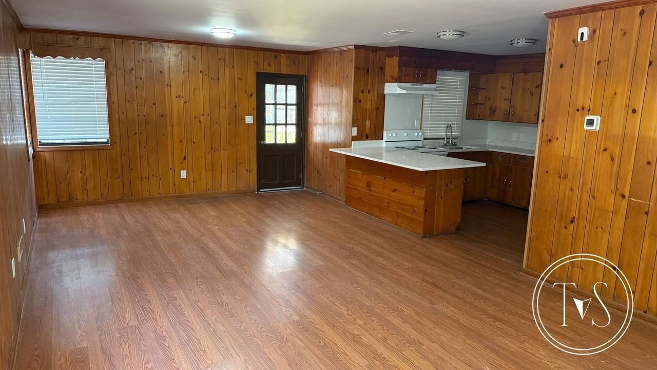 416 Pinehurst Pl - Photo 4 of 16