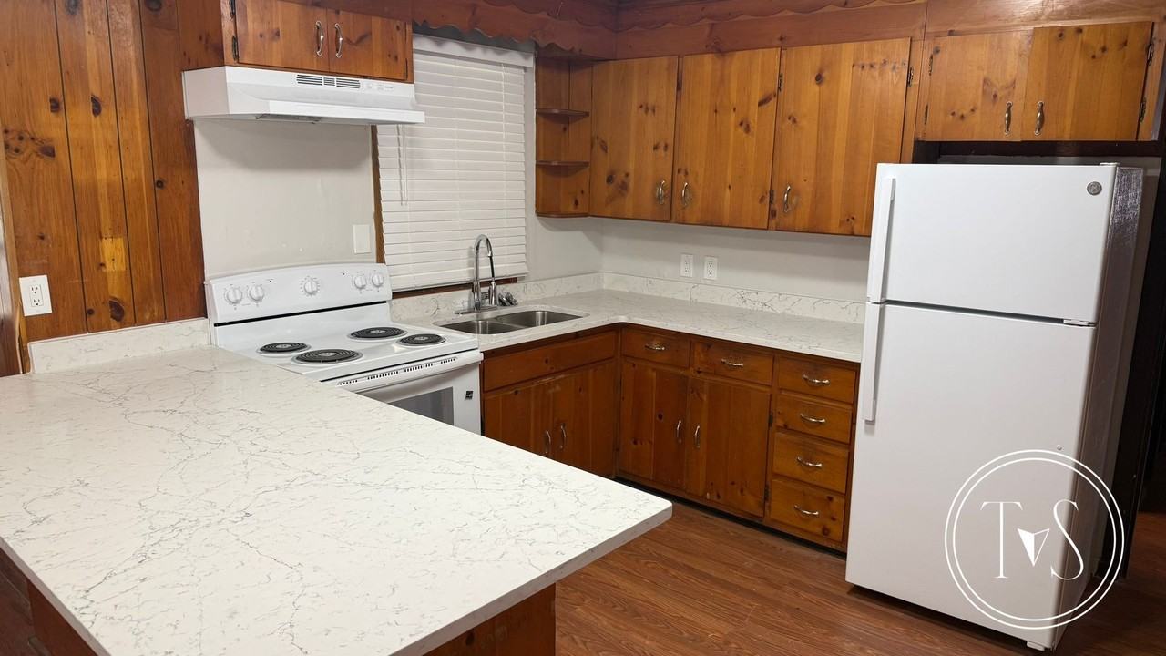 416 Pinehurst Pl - Photo 6 of 16