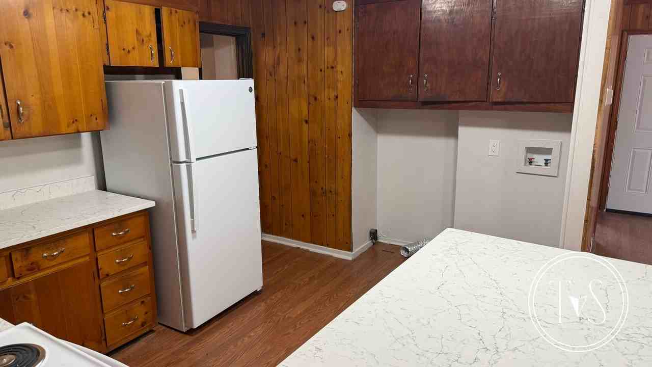 416 Pinehurst Pl - Photo 7 of 16