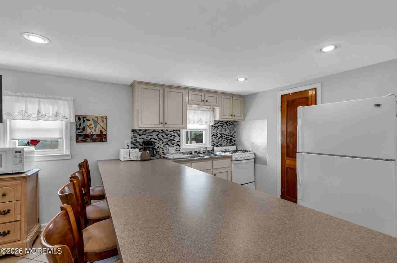 21 E Bay Way - Photo 4 of 23