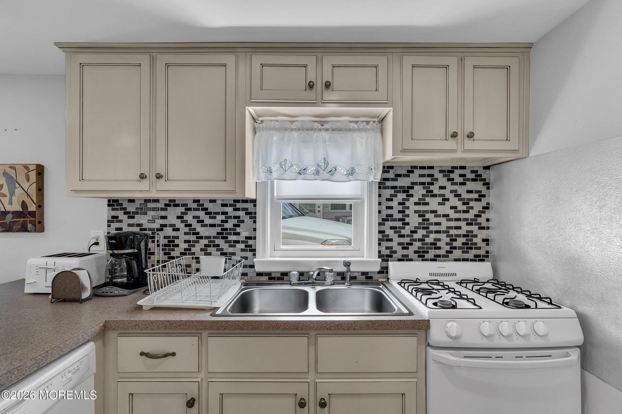 21 E Bay Way - Photo 5 of 23