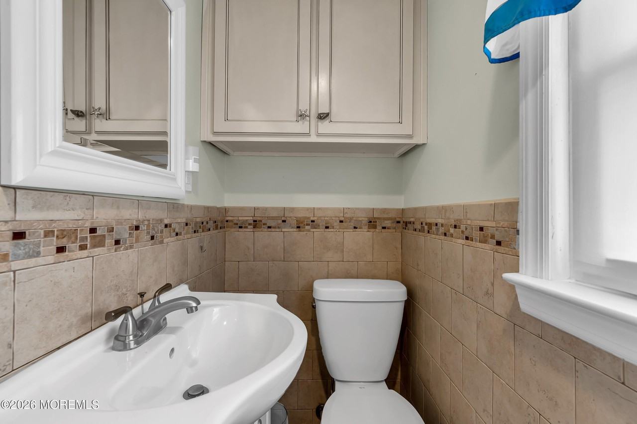 21 E Bay Way - Photo 7 of 23