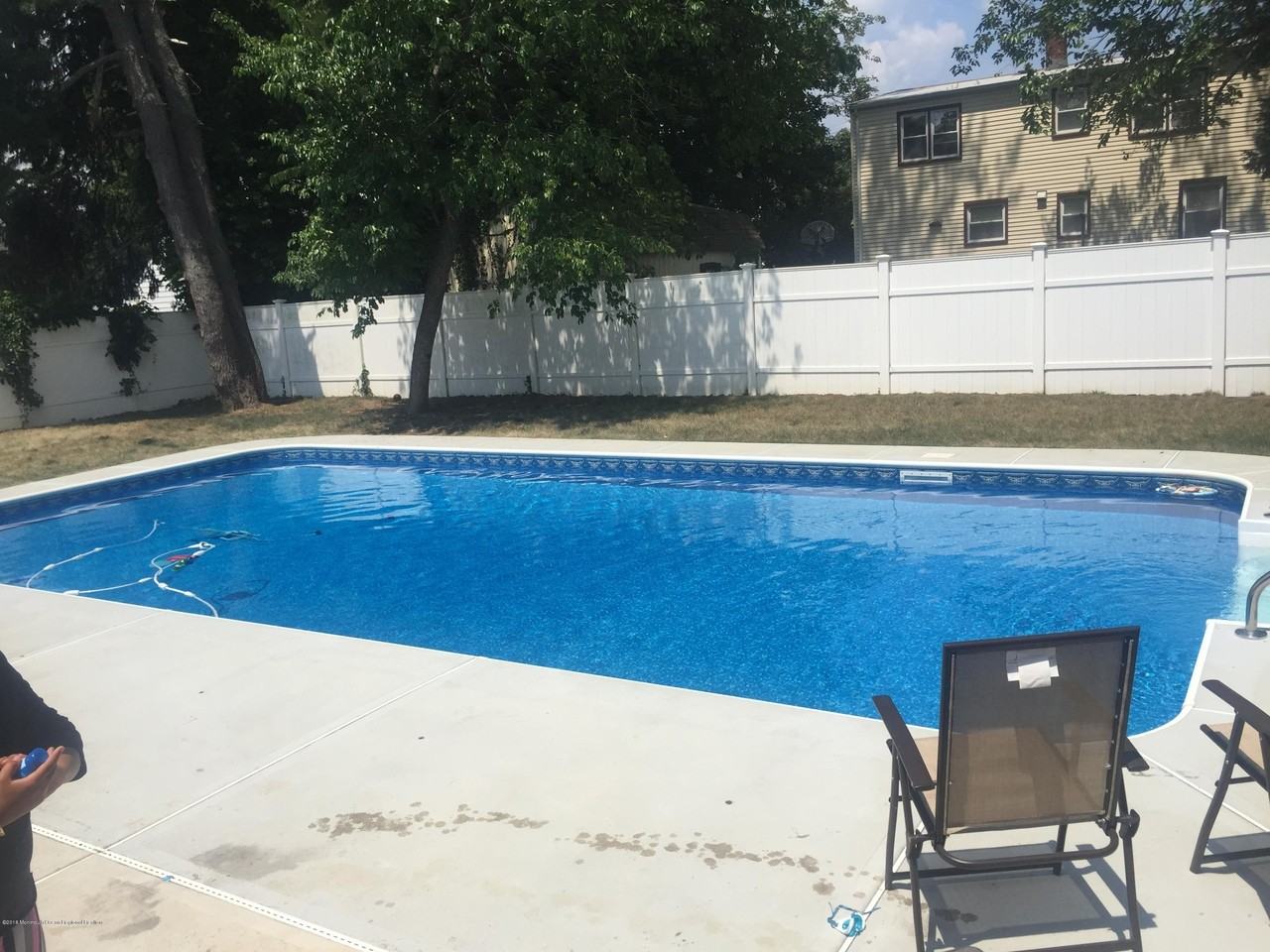 329 Yorke Ave - Photo 2 of 12