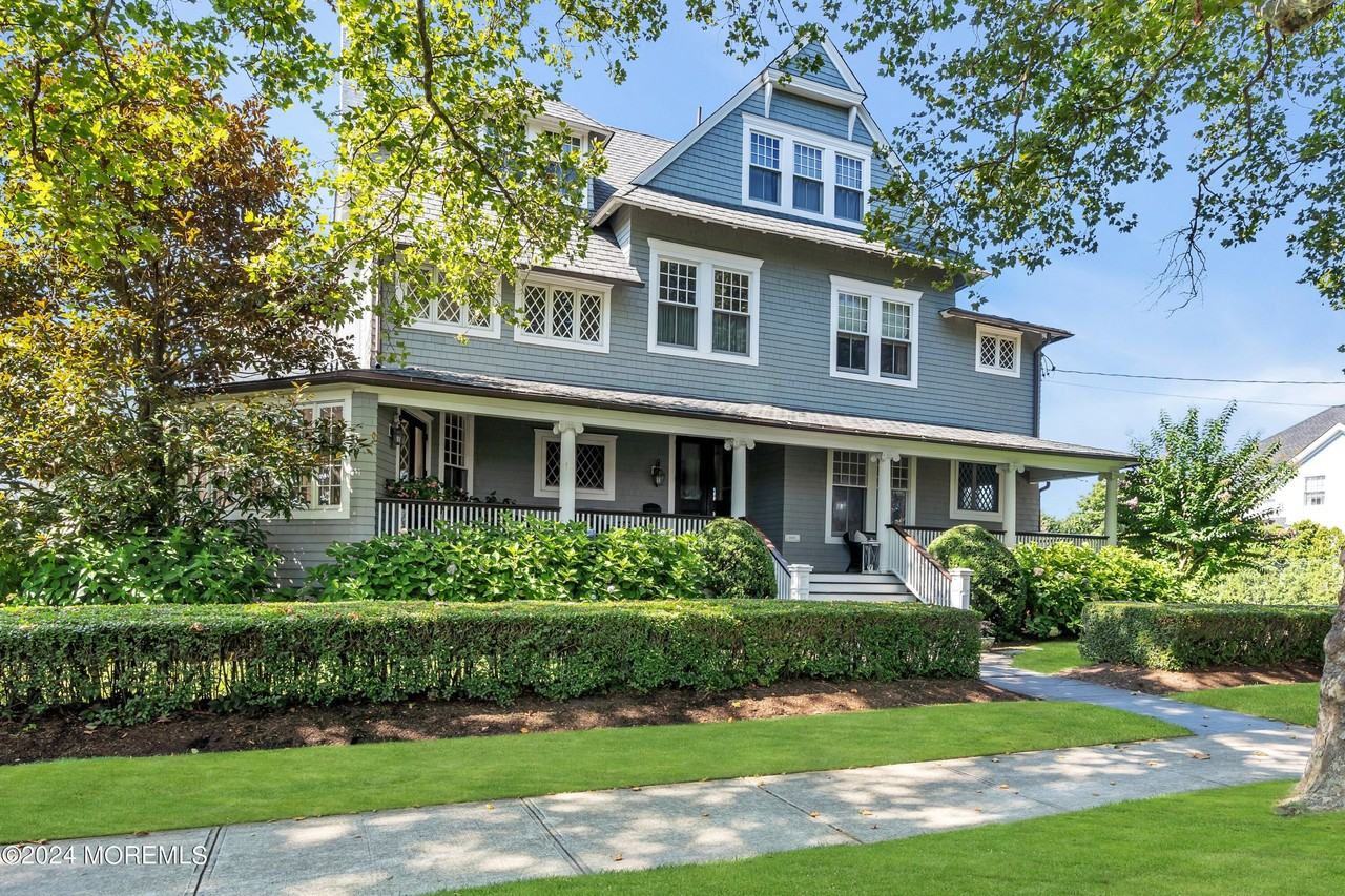 207 Monmouth Ave - Photo 2 of 50