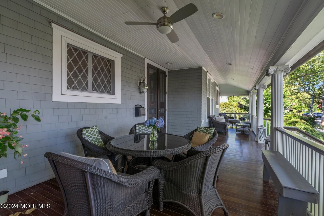 207 Monmouth Ave - Photo 6 of 50