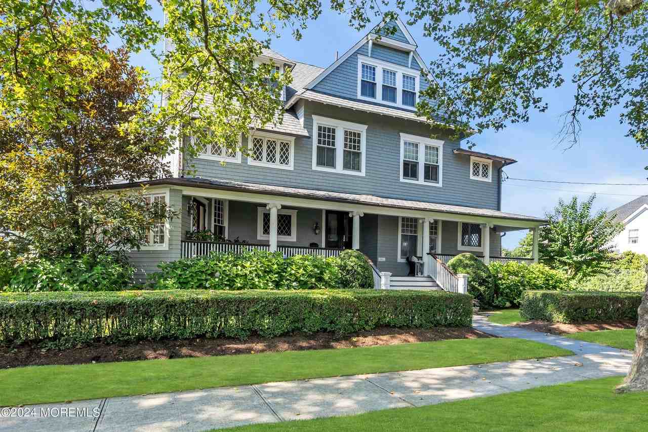 207 Monmouth Ave - Photo 2 of 50