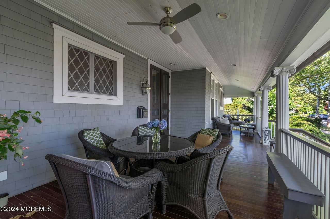 207 Monmouth Ave - Photo 6 of 50