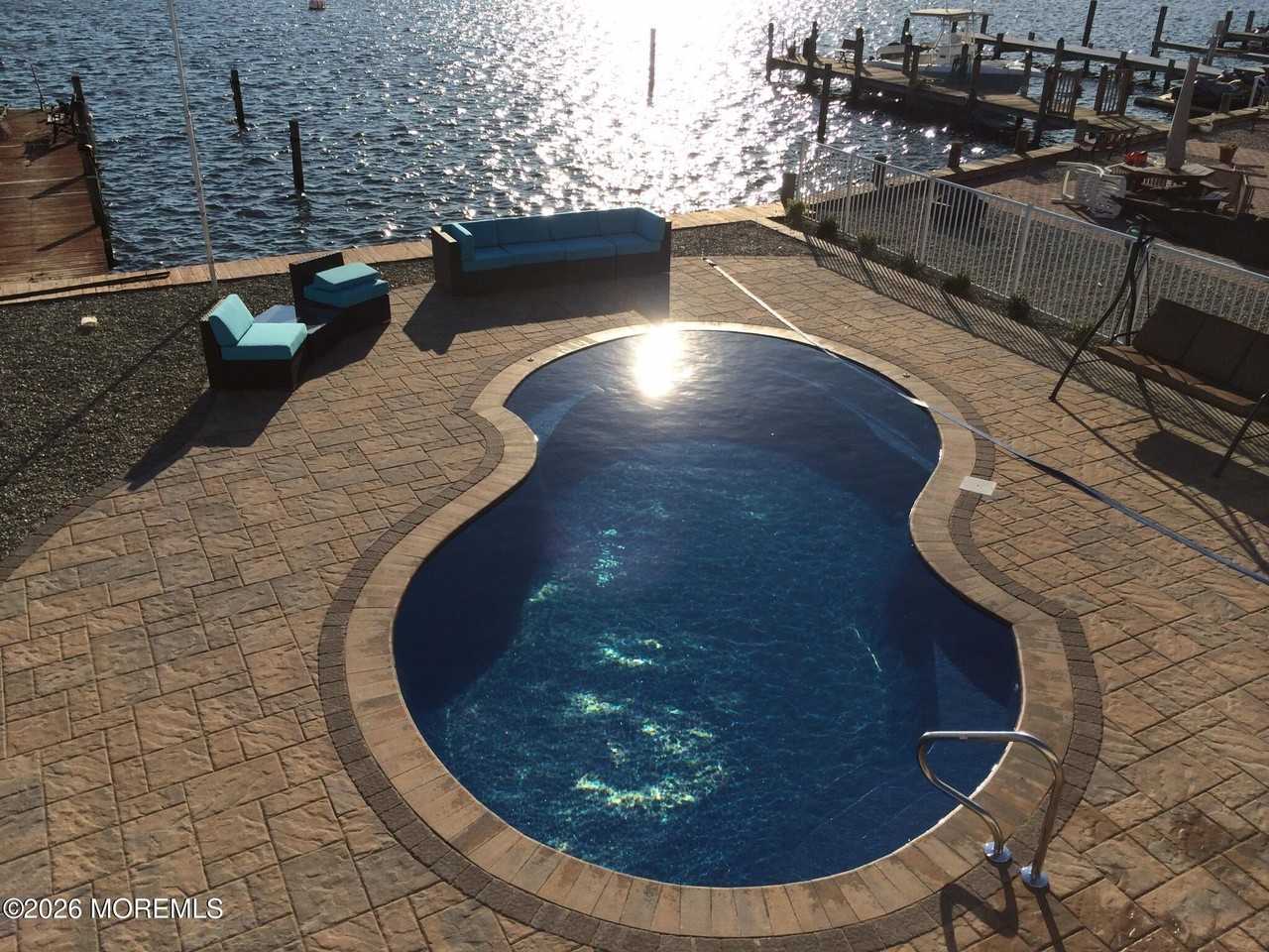 36 Harborside Dr E - Photo 3 of 7