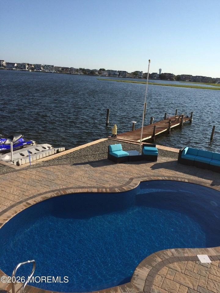 36 Harborside Dr E - Photo 5 of 7