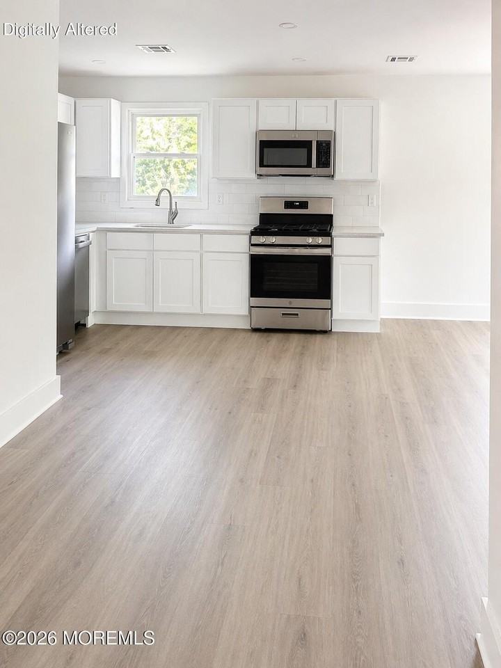 506 Bath Ave #2 - Photo 2 of 9