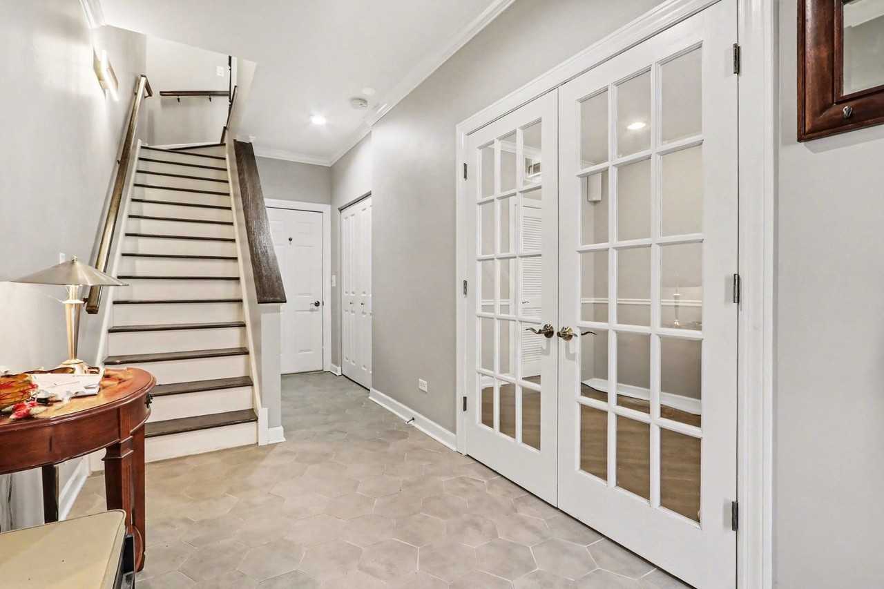 331 E Cullerton St - Photo 3 of 28